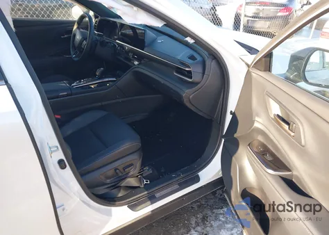 2025 Toyota Crown Signia Xle из США, поврежденный, VIN JTDACAAJ5S3018455